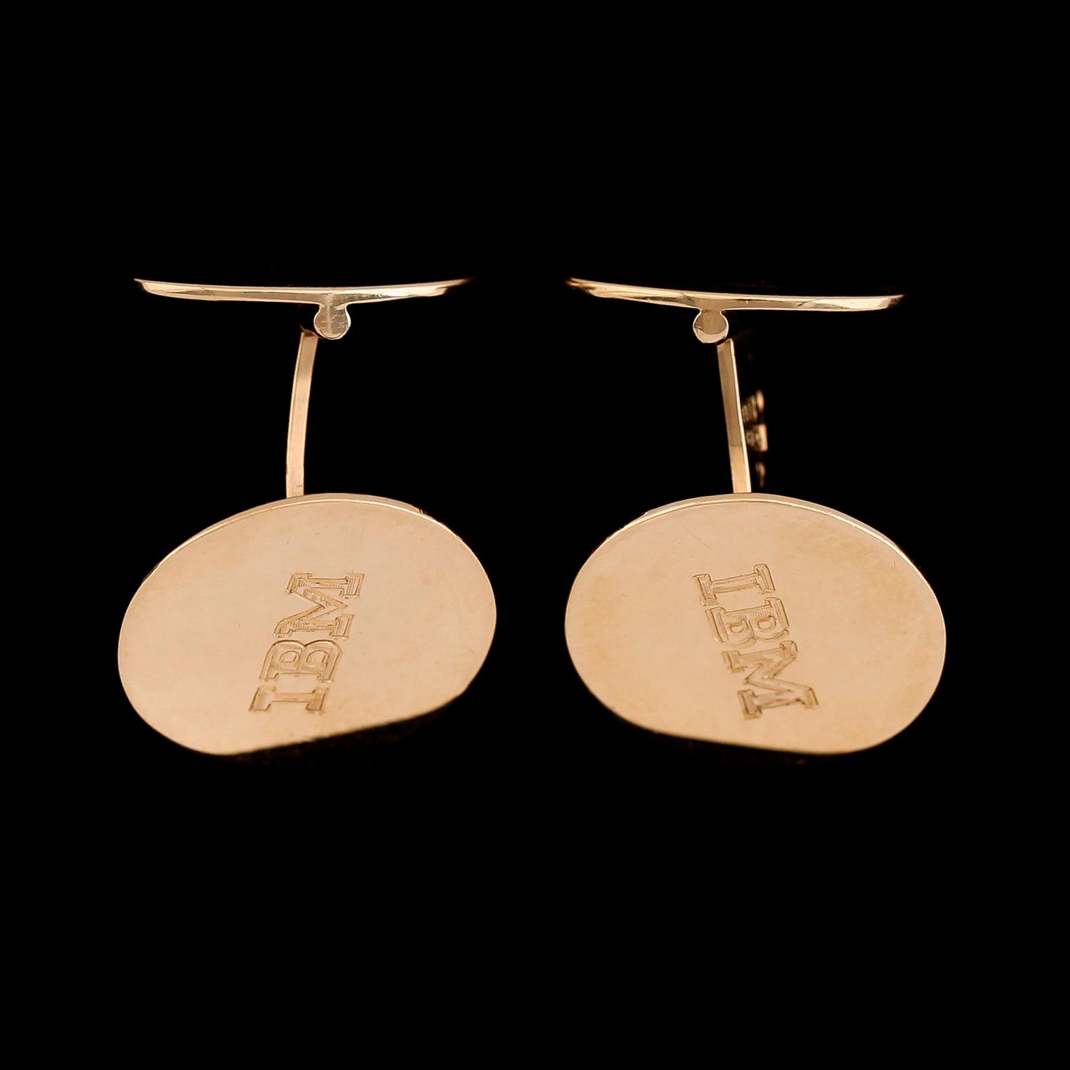 MANSCHETTKNAPPAR, 1 par, 18K guld, 1966. Vikt ca 9 g.