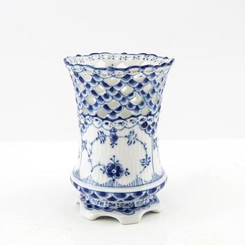 Service "Musselmalet Full Lace and Half Lace" approx. 40 pcs Royal Copenhagen, Denmark porcelain.