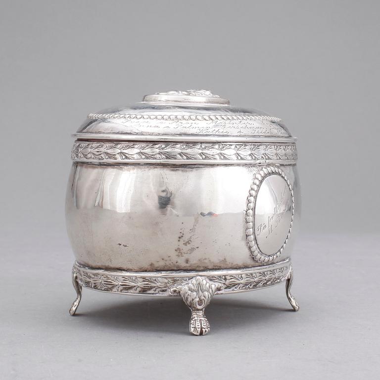 SOCKERSKRIN, silver, importstmpl. Gustaviansk stil. 1900-tal. Ca 250 g.