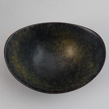 GUNNAR NYLUND, two stoneware vases with handles and a bowl, Rörstrand 1950-60's.