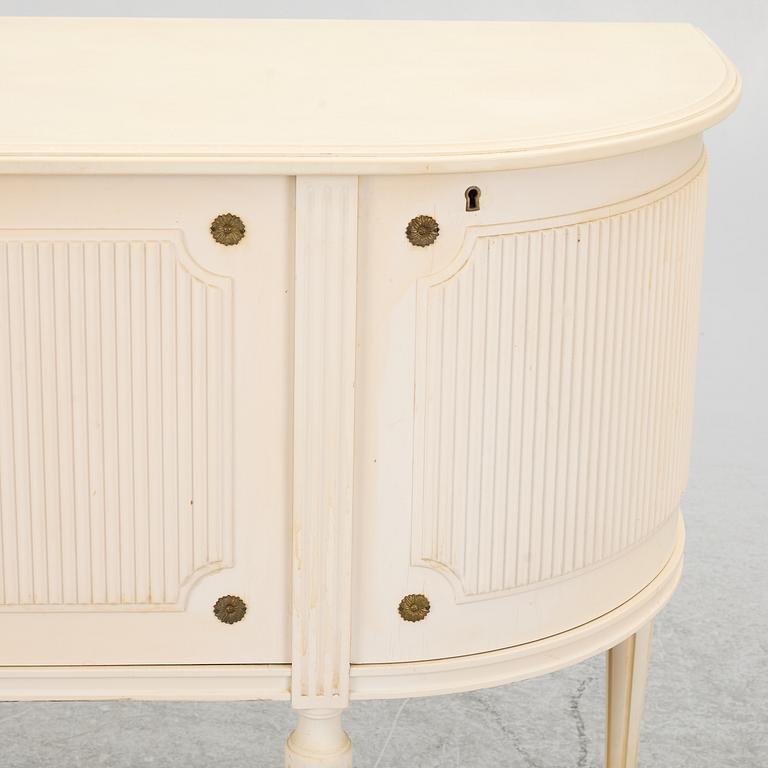 Sideboard, gustaviansk stil, Oscar Edv. Ekelunds Snickerifabriks AB, Virserum, 1900-talets andra hälft.