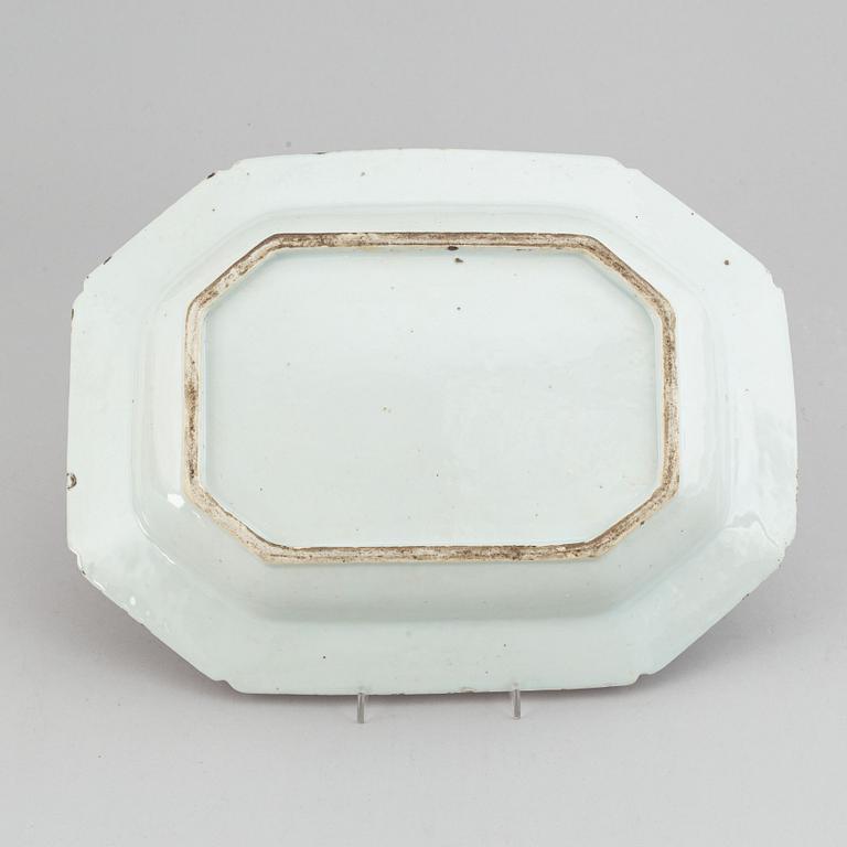 A part famille rose dinner service, Qing dynasty, Qianlong (1736-95).