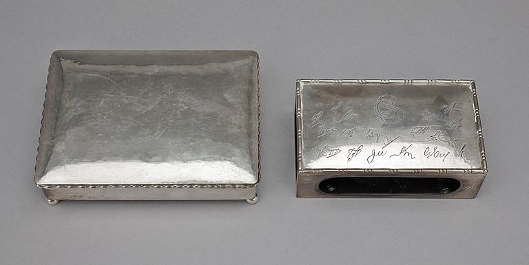 PARTI SILVER, 2 st, bland annat GAB, Stockholm 1922. Tot vikt 595g.