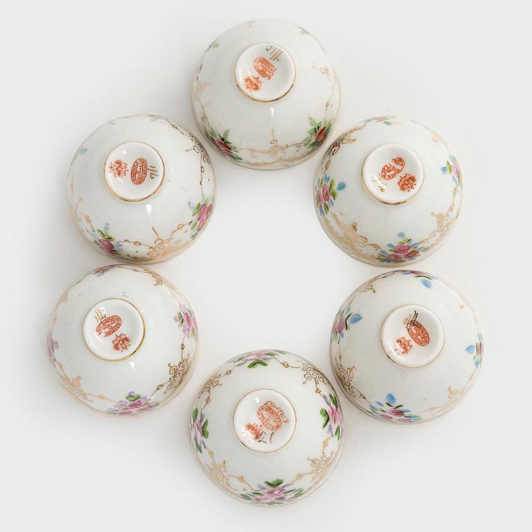 Kuznetsov, mokkakuppeja, 6 kpl, posliini, filigraanihopea, Venäjä 1889 - 1917.