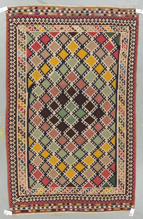 MATTA, Kelim, sannolikt semiantik. Ca 233x145 cm.