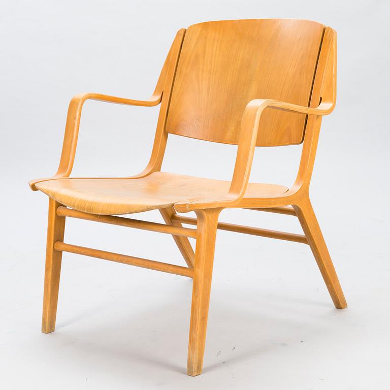 PETER HVIDT & ORLA MØLGAARD NIELSEN, karmstol, "Ax-stolen", Fritz Hansen, Danmark. Modellen formgiven 1950.