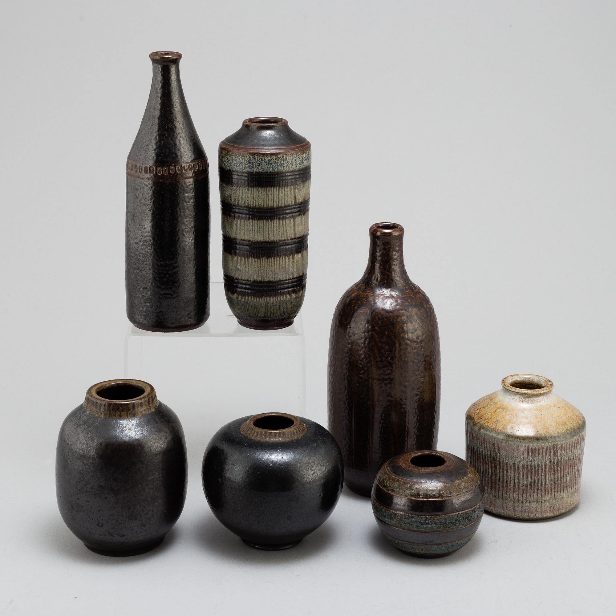 Seven 'Wallåkra' stoneware vases.