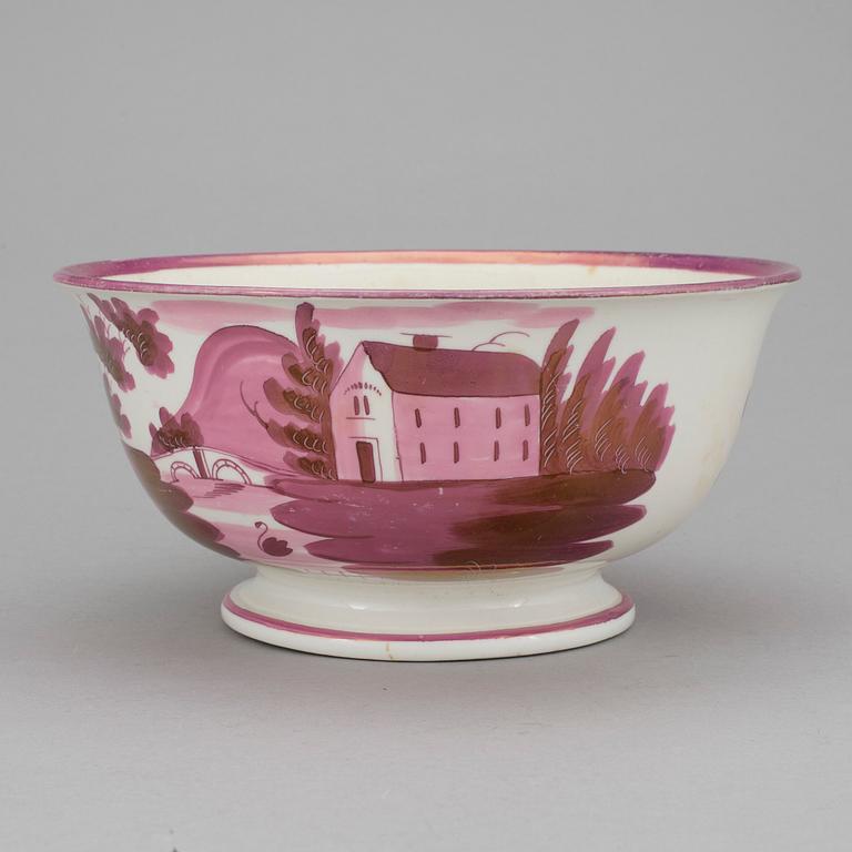 A 19th century porcelain bowl.