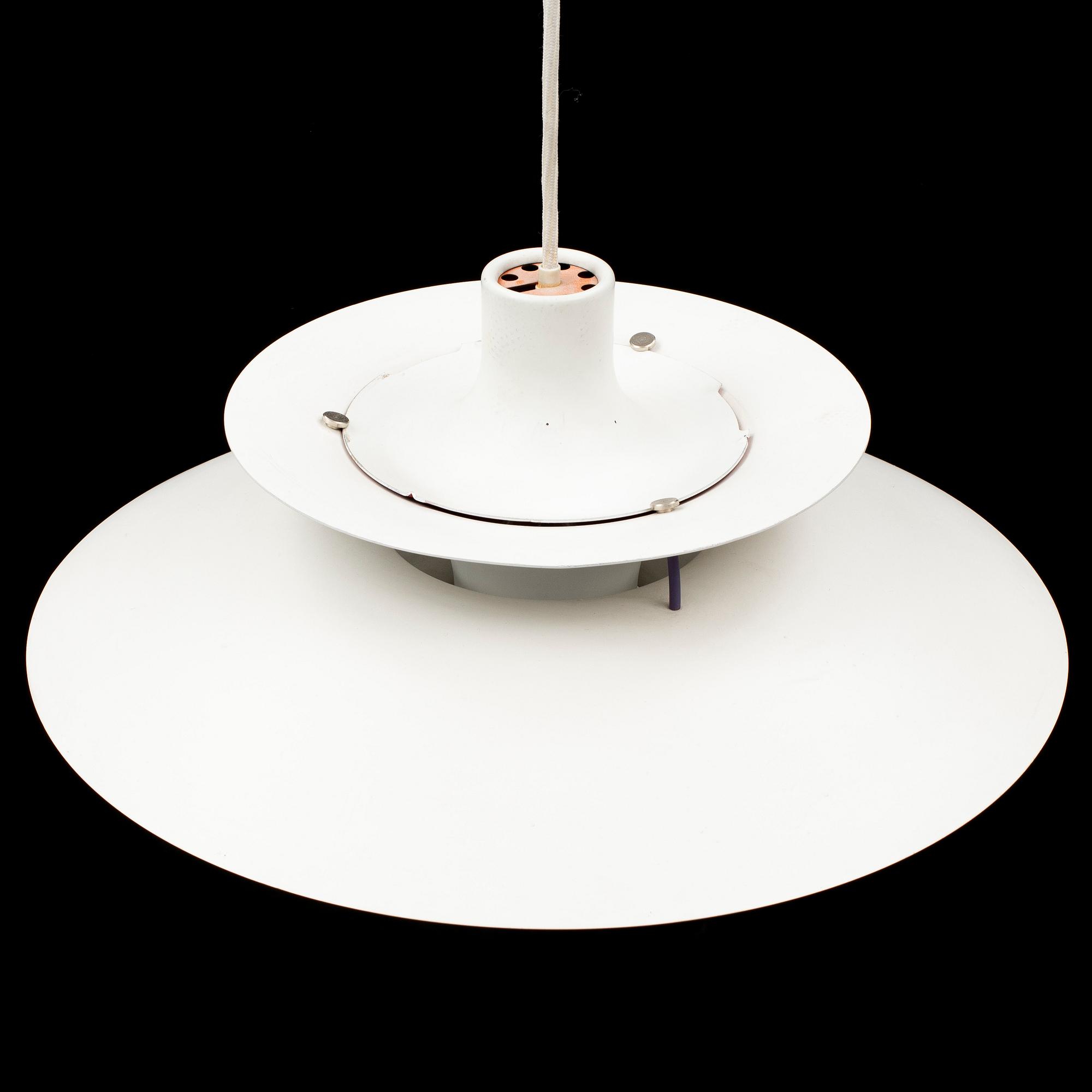 POUL HENNINGSEN, taklampa, PH 5, för Louis Poulsen, Danmark.