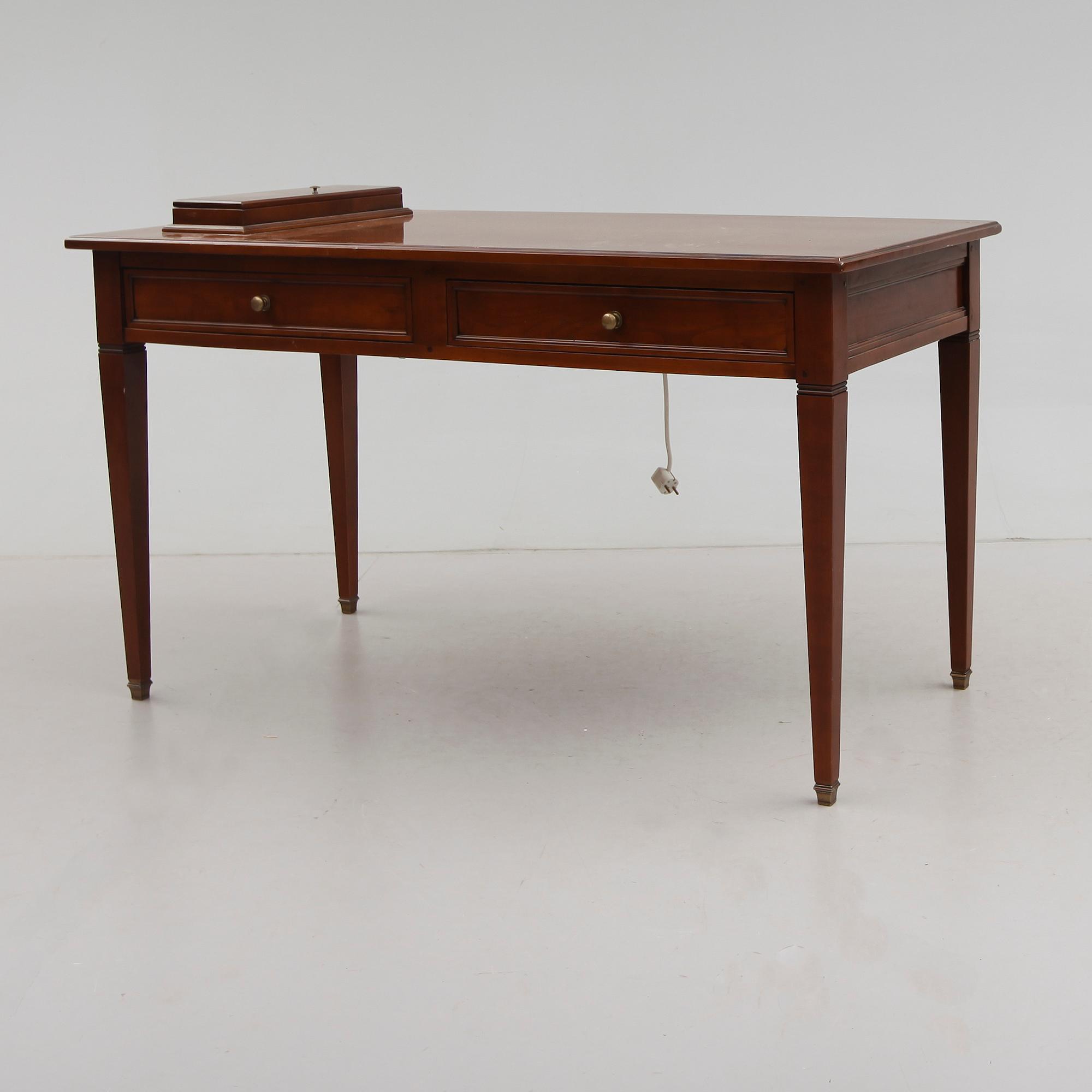 SKRIVBORD, gustaviansk stil, 1900-talets andra hälft.