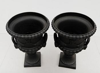 TRÄDGÅRDSURNOR, 1 par, 1900-/2000-tal.