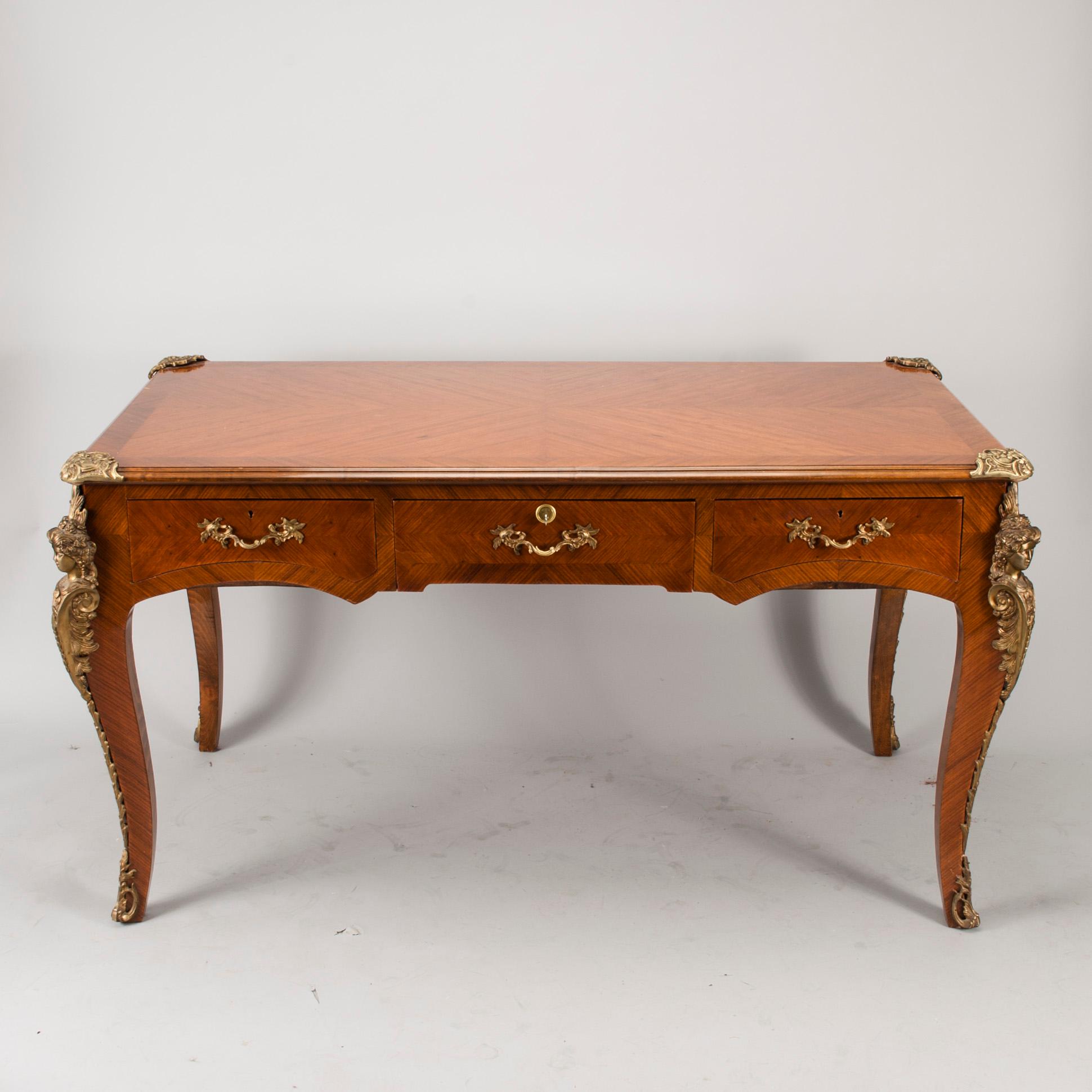 SKRIVBORD, rokokostil, 1900-talets mitt.