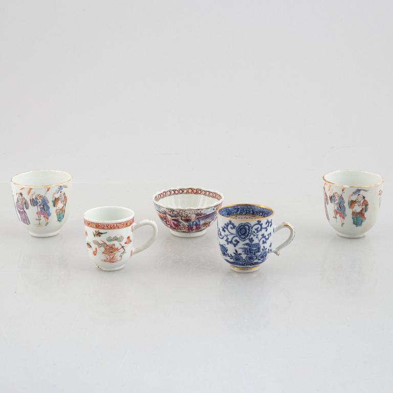 Nine pieces of Chinese porcelain, Qing dynasty, 18th-19th century.