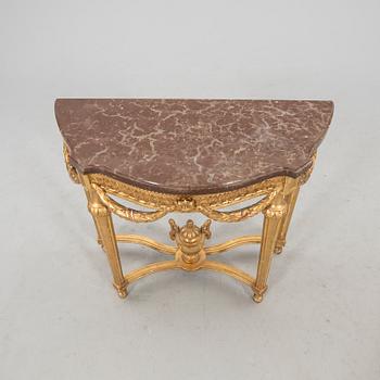 Konsolbord Gustaviansk stil 1900-talets första hälft.