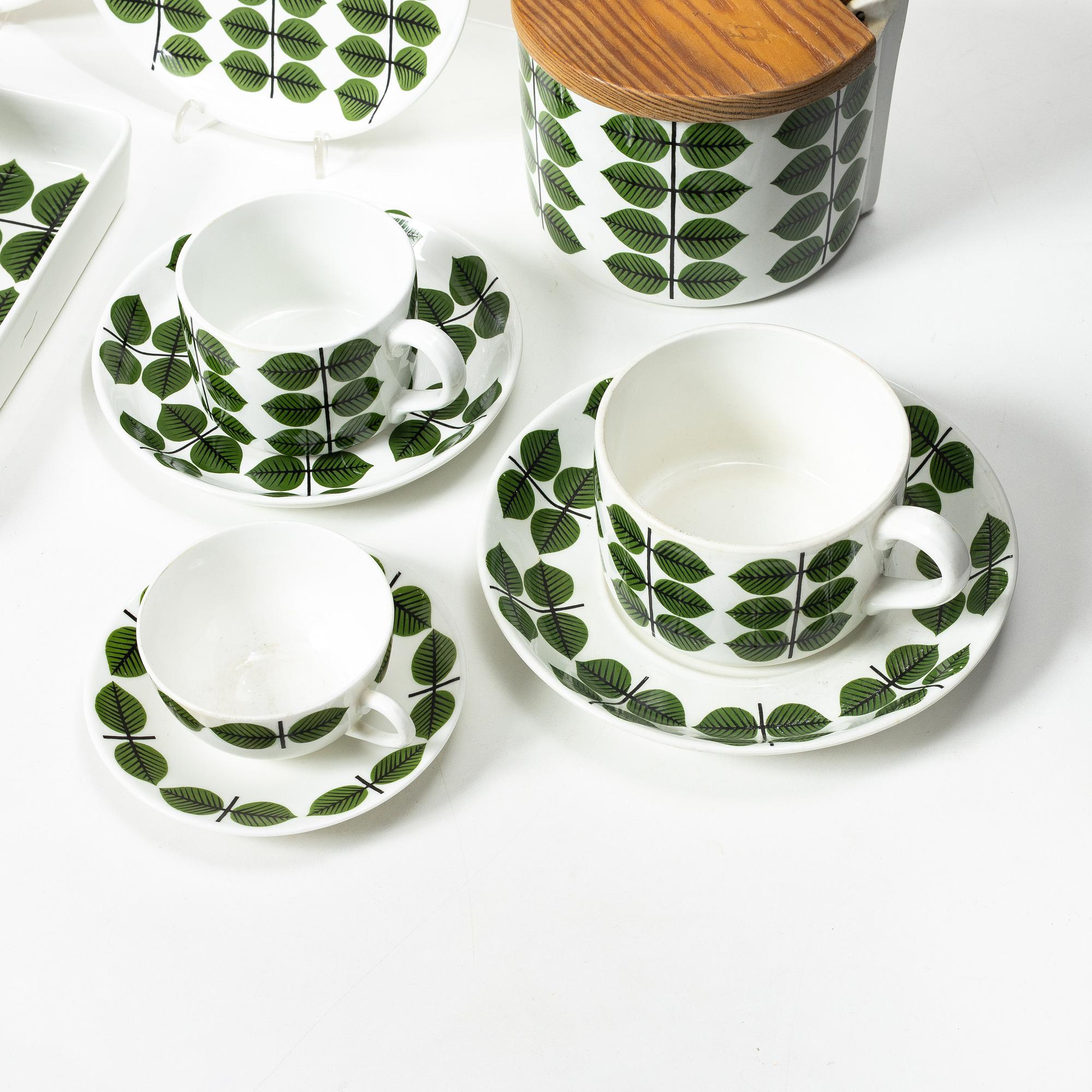 Stig Lindberg, Dinner service, 113 pieces, “Berså”, Gustavsberg, designed in 1961.