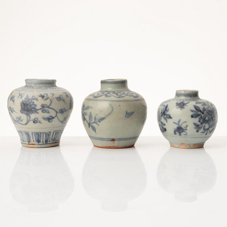 A group of eleven Chinese jars and vases, late Ming dynasty / 17th century.