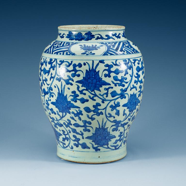 A blue and white jar, Ming dynasty, Wanli (1573-1620).