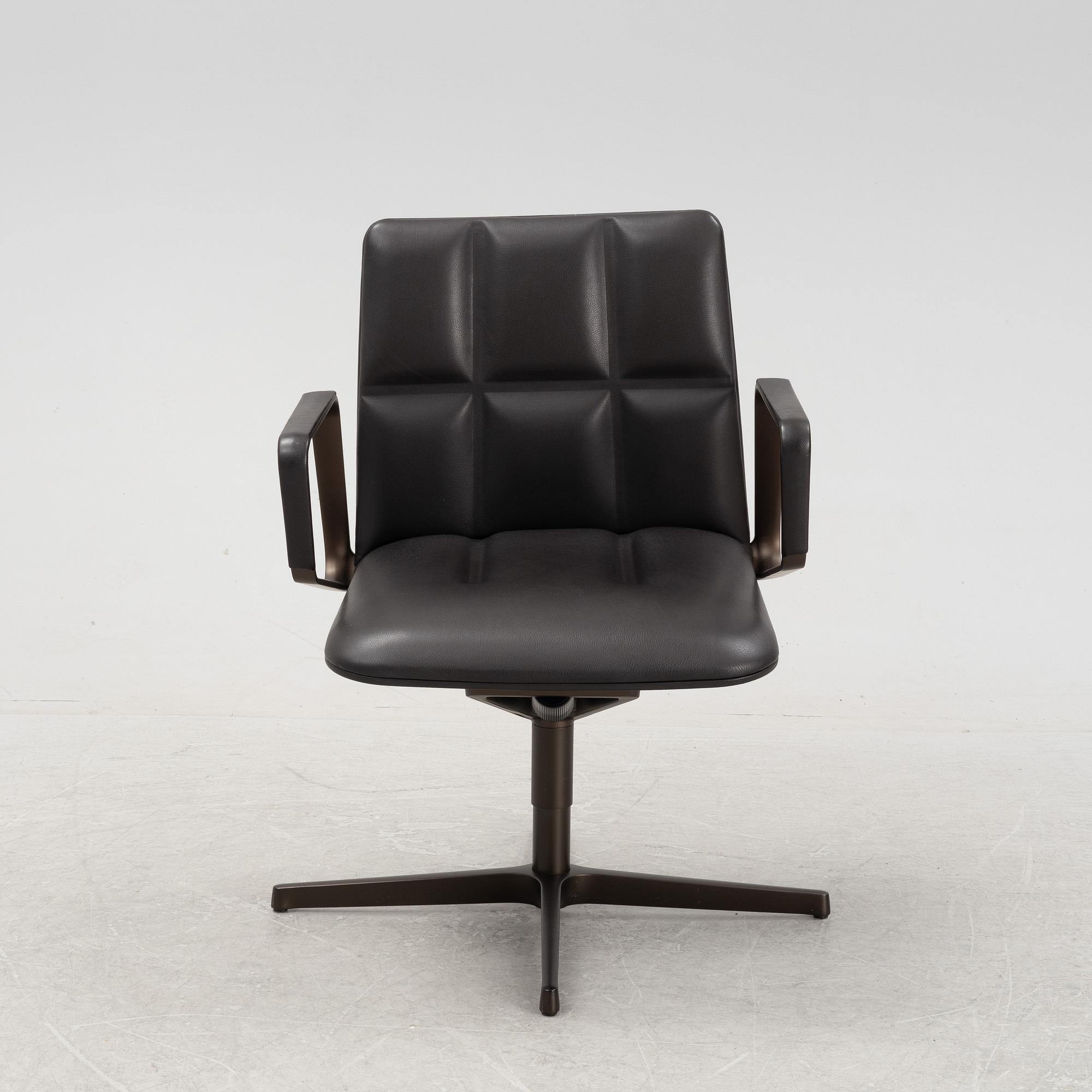 A 'Leadchair Executive' leather upholstered office chair by EOOS for Walter Knoll.