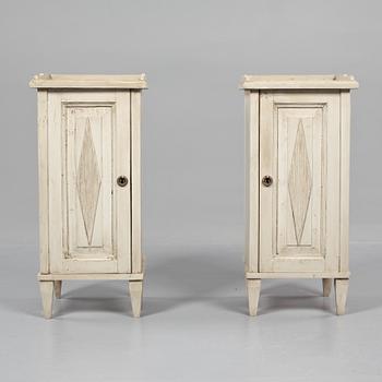 POTTSKÅP, 2 st, sent 1800-tal.