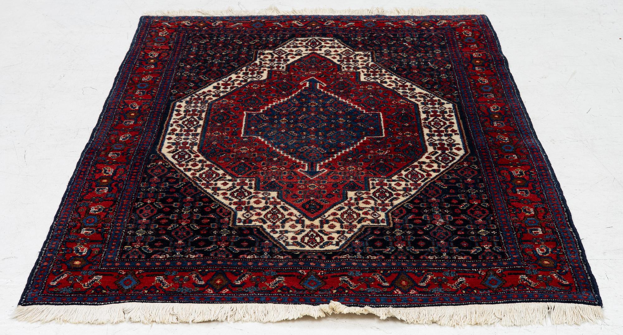 Carpet, Senneh, approx. 160 x 115 cm.