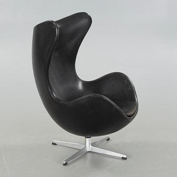 ARNE JACOBSEN, fåtölj, "Ägget", Fritz Hansen, Danmark, 1900-talets andra hälft.