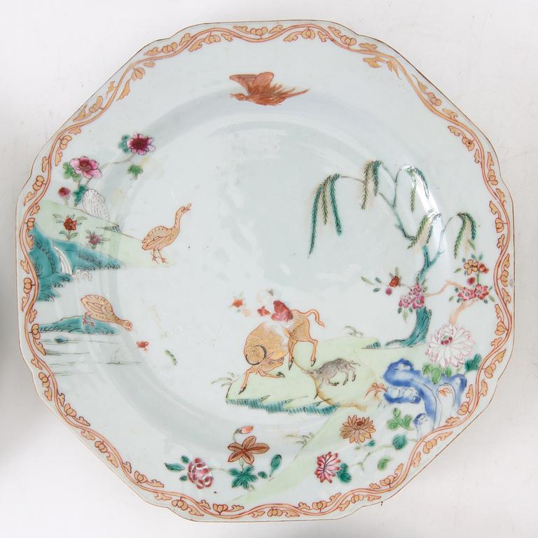 Plates 8 pcs and a serving dish similar China 18th century porcelain.