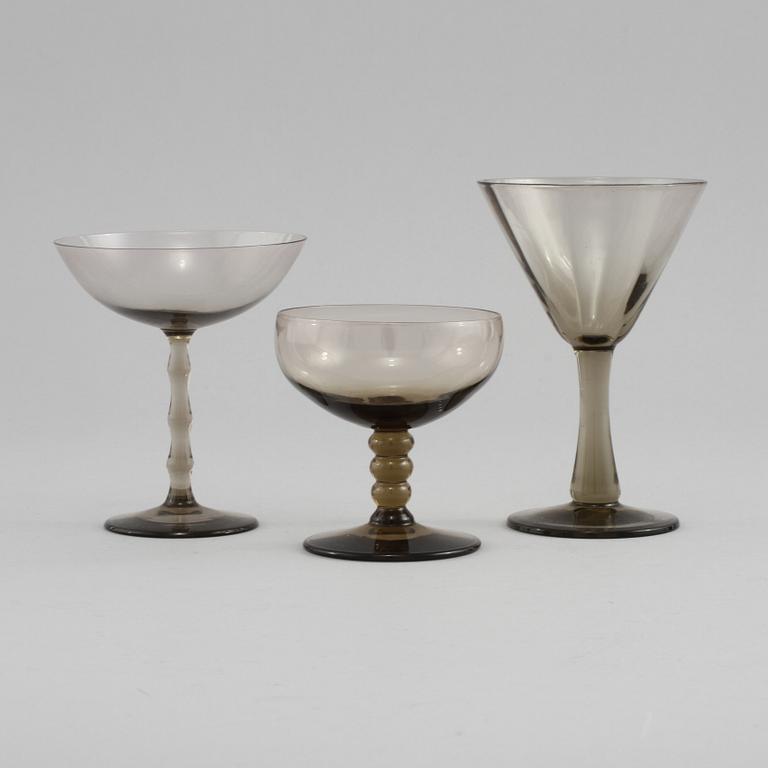 STARKVINSGLAS, 18 st, bl a "Astrid", Simon Gate, Sandviks Glasbruk, 1900-talets andra kvartal.