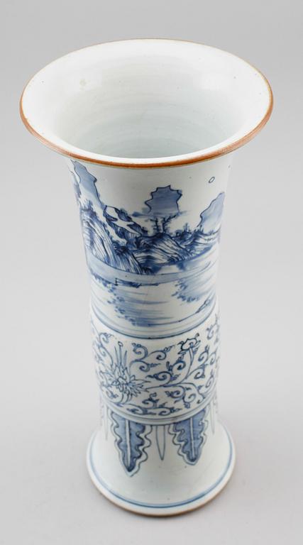 VAS, porslin, Kina, Kangxistil, 1900-tal.