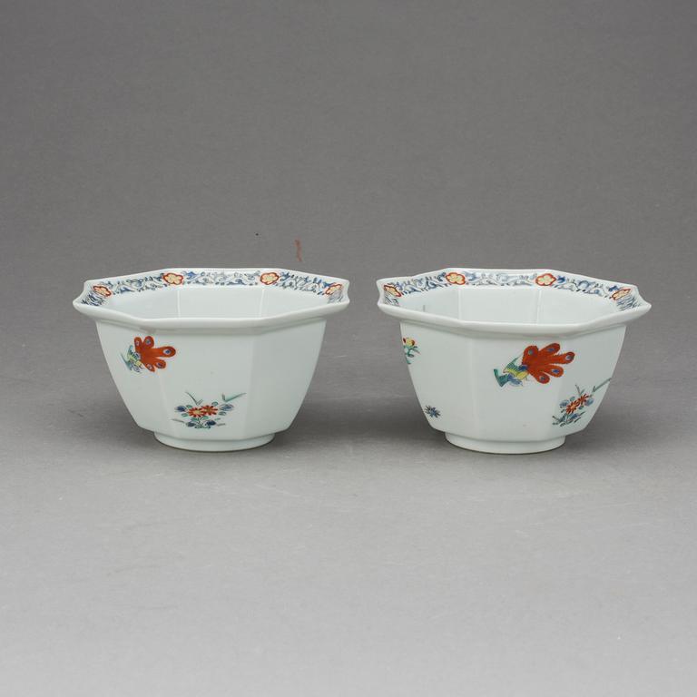 SKÅLAR, ett par, porslin. Japan, 1800-tal.
