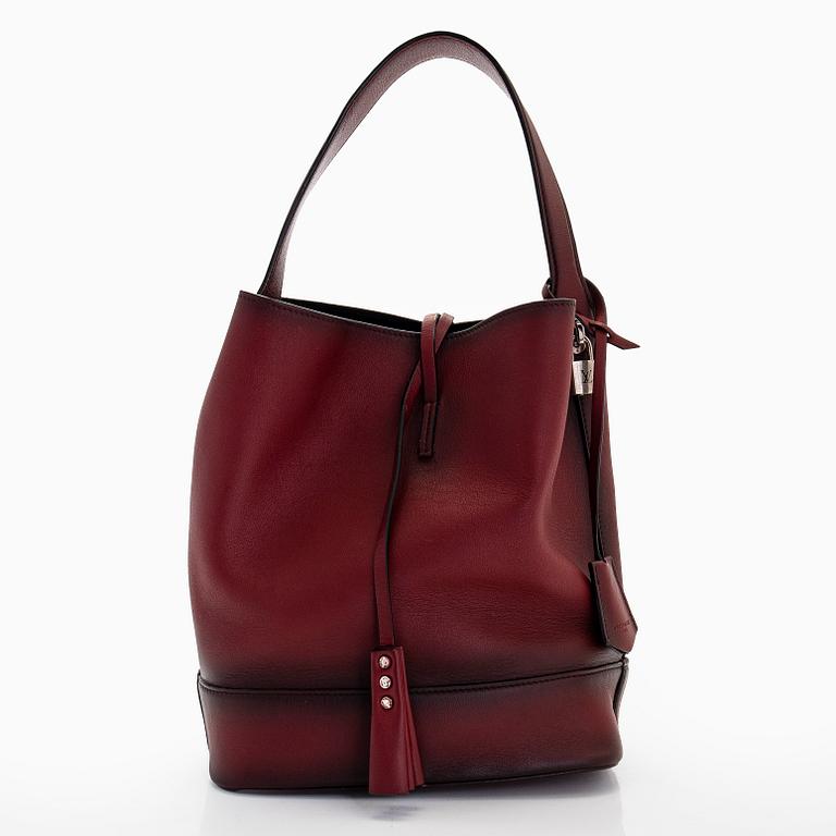 Louis Vuitton, a "NN14 GM" bag.