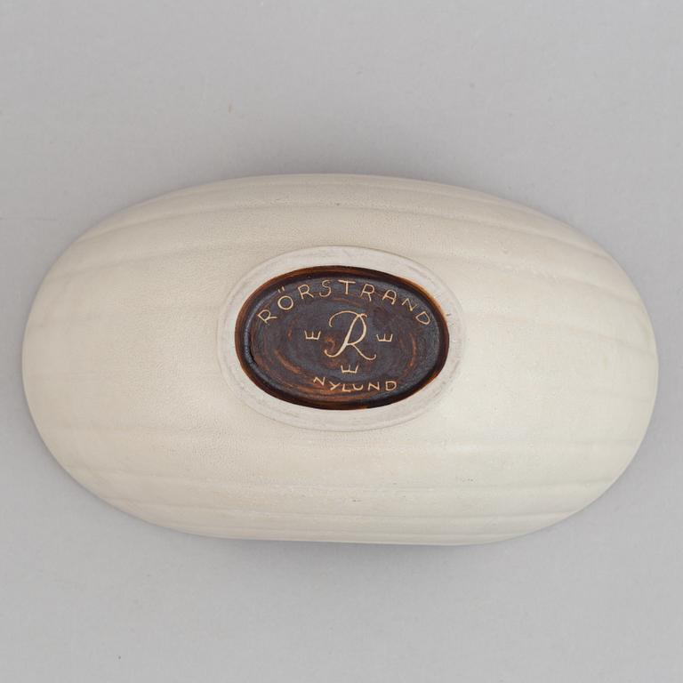 Gunnar Nylund, a set of two stoneware lidded bowls and a bowl, Rörstrand 1940's.