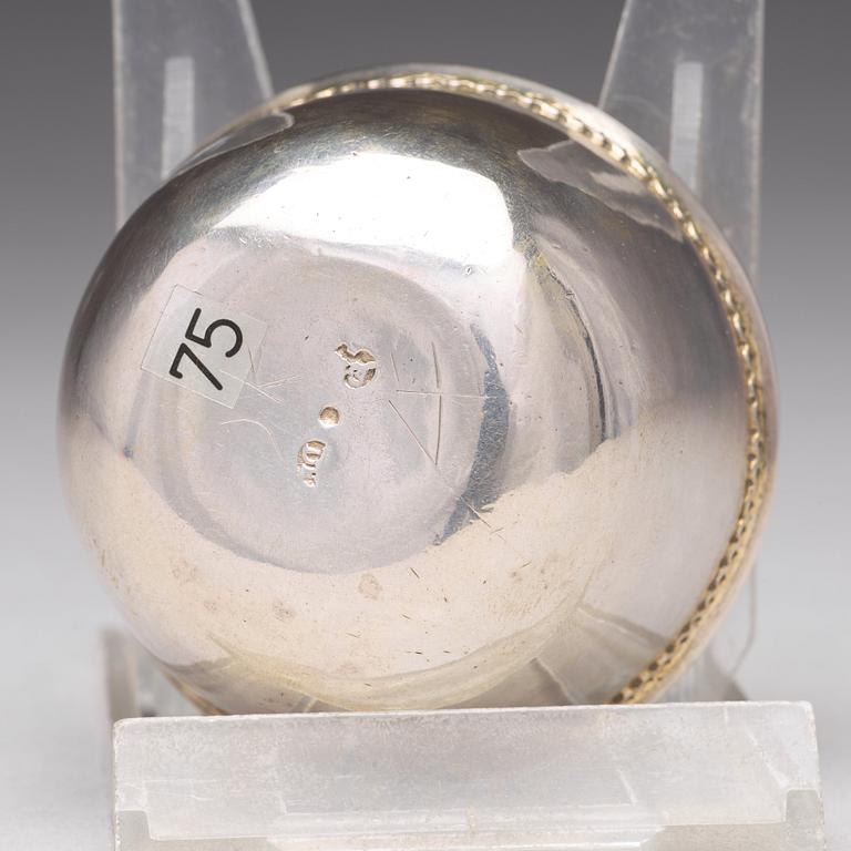 A Swedish 18th century parcel-gilt silver tumbler, mark of Daniel Ekman, Eksjö (1696-1715).