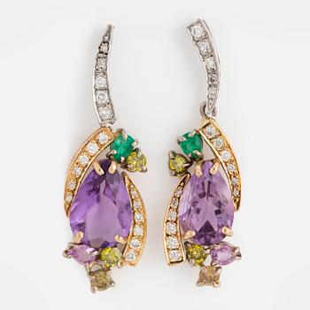 EARRINGS, 18K yellow and white gold, white and fancy coloured diamonds approx. 0.42 cts, amethyst, tourmaline & emerald.