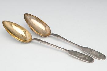 123. SERVING SPOONS, 2 PCS.