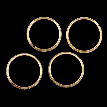 RINGAR, 4 st, 18 k guld, 1900-talets andra hälft. Vikt ca 19 gram.