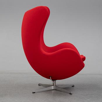 ARNE JACOBSEN, 'Egg' easy chair for Fritz Hansen 2001.
