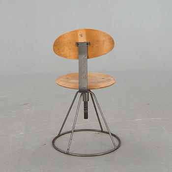 SKRIVBORDSSTOL, för barn, industridesign.