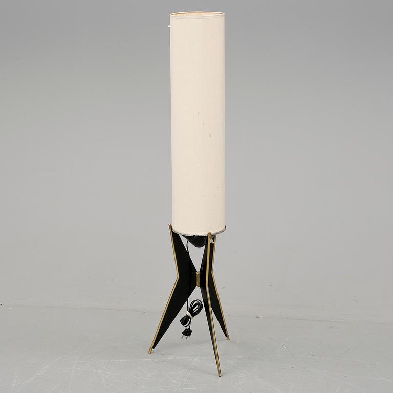 GOLVLAMPA, 1900-talets mitt.