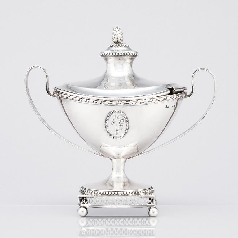 A Swedish Gustavian 18th century silver sugar-bowl with lid, marks of Pehr Zethelius, Stockholm 1793.