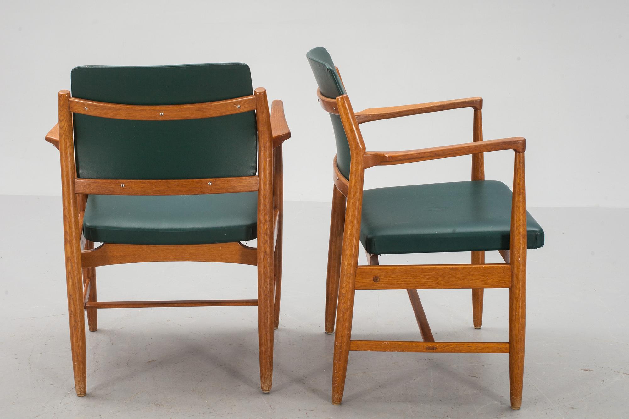 KARMSTOLAR, ett par, 1950-tal.