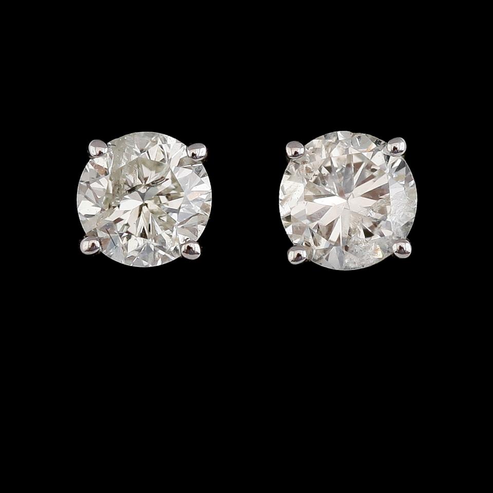 ÖRHÄNGEN, 1 par, 14K vitguld, briljantslipade diamanter tot ca 0.40 ct.