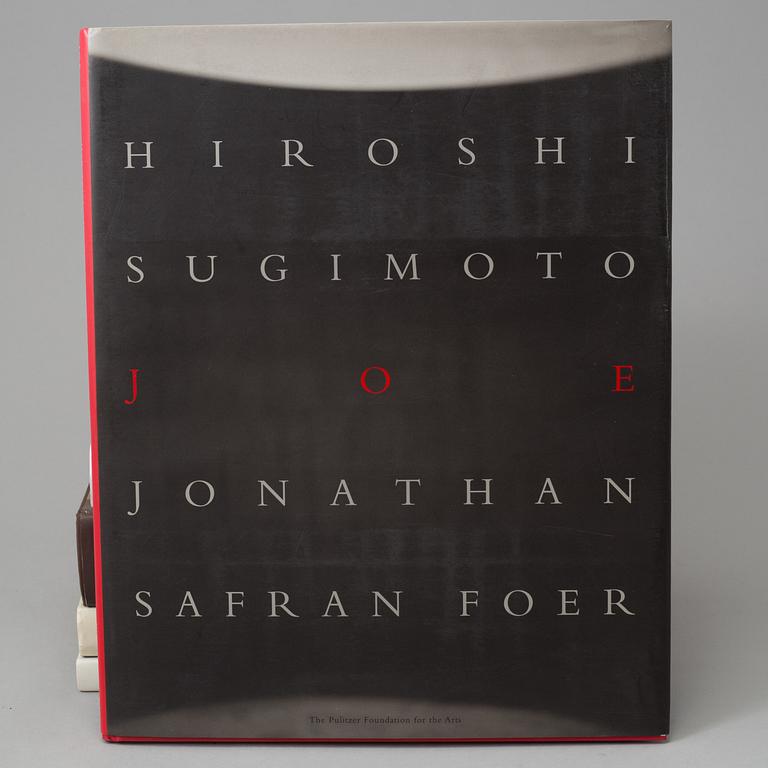 A set og 10 books, among othes , Andreas Gursky, 20th century.