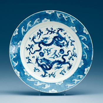 TALLRIK, porslin. Qing dynastin, Kangxi (1662-1722).