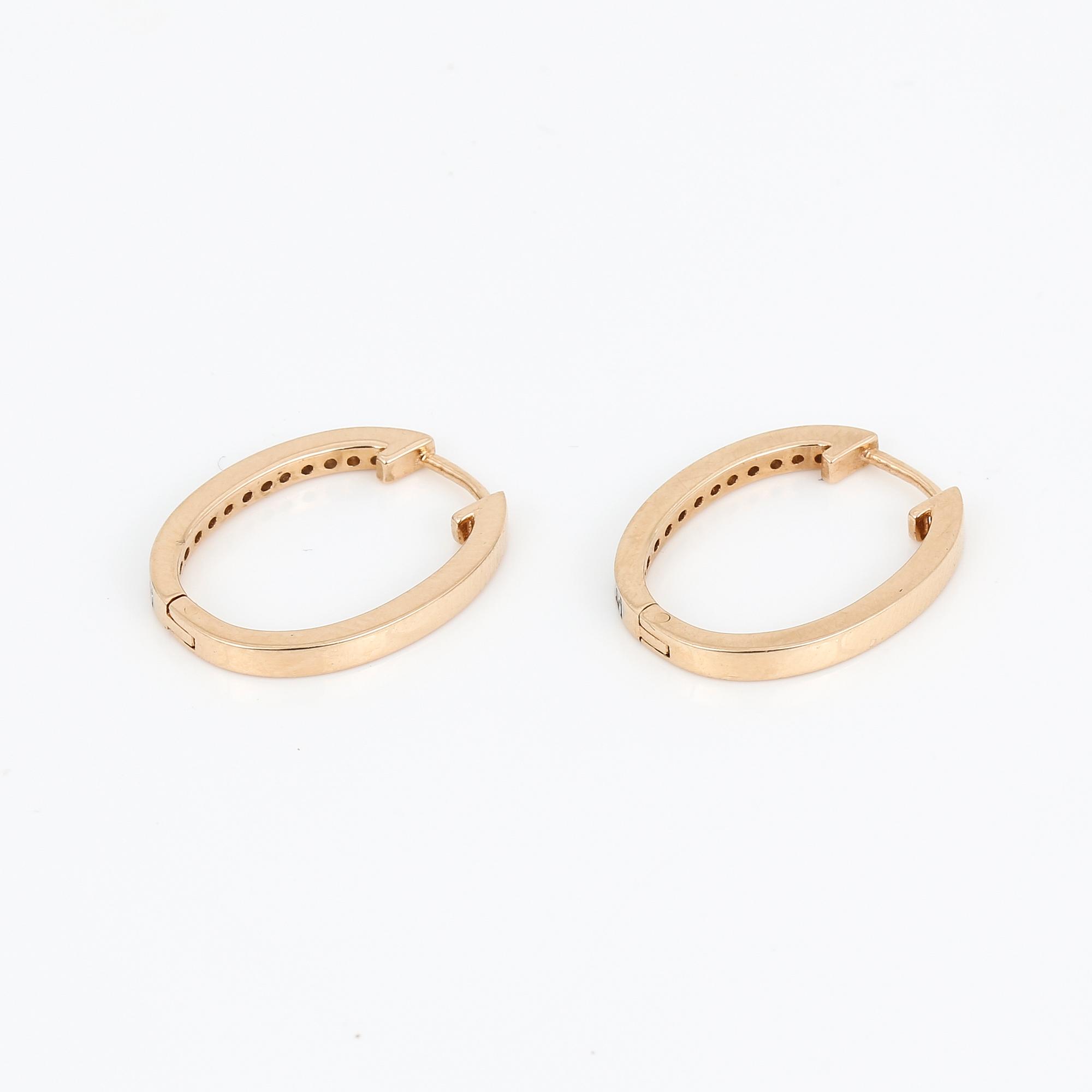 ÖRHÄNGEN, 14K guld med åttkantslipade diamanter tot ca 0,15 ct. Vikt 2,6 gram.