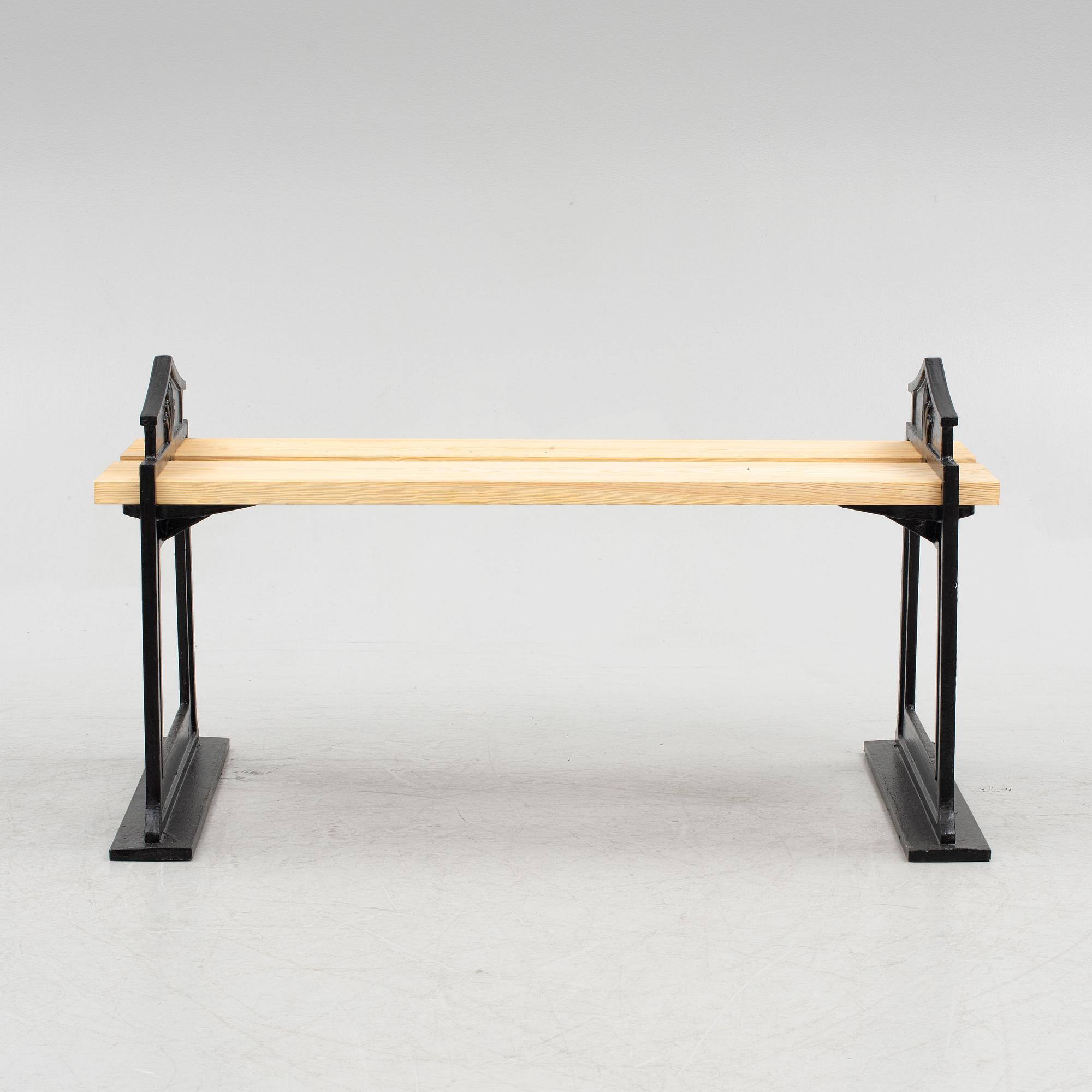 A Swedish Grace garden bench, 1920's/30's.