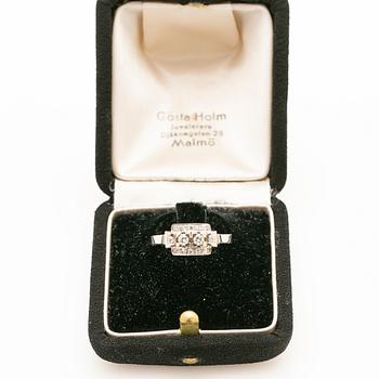 Ring, 18K gold with brilliant-cut diamonds, G. Dahlgren & Co, Malmö, 1966.