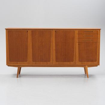 Sideboard, 1900-talets mitt.