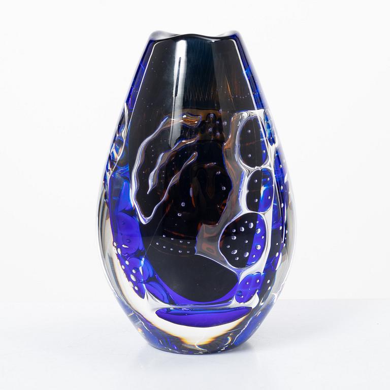 Edvin Öhrström, vas, glas, ariel, "Flickan och Duvan", Orrefors 1978.