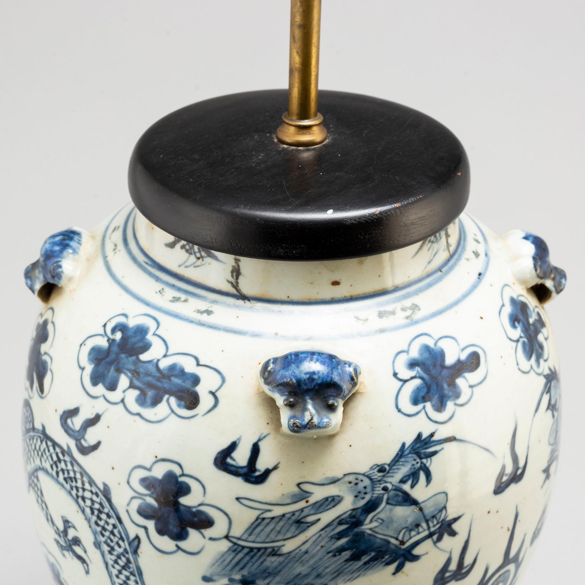 A large blue and white vase/table lamp, Qing dynasty, late 19th/ early 20th century.
