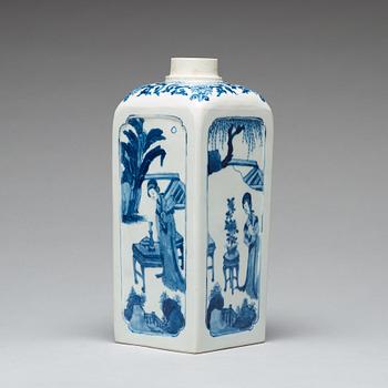 FLASKA, porslin. Qingdynastin, Kangxi (1662-1722).